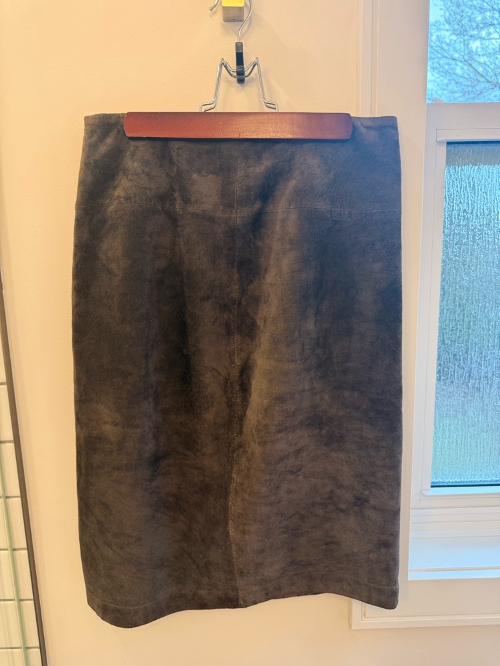 100% Suede Skirt with Lining – Classic & Timeless